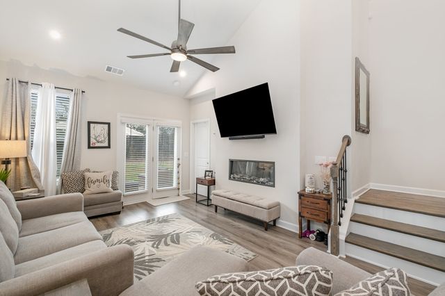 193 Fister Dr, Lebanon, TN 37090