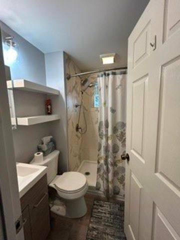 320 Glencoe Dr, West Mifflin, PA 15122