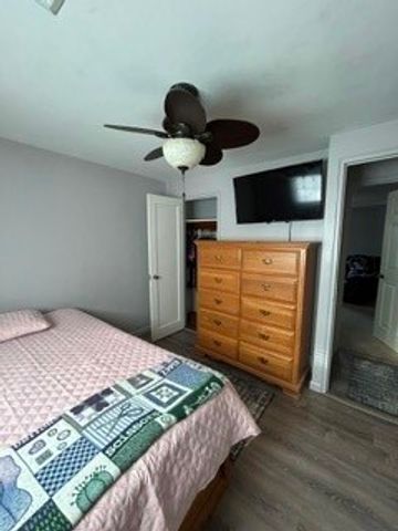 320 Glencoe Dr, West Mifflin, PA 15122