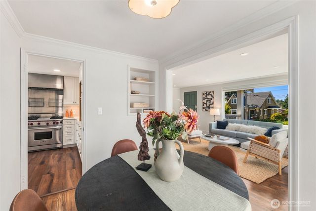 6736 10th Avenue NW, Seattle, WA 98117