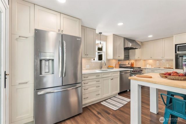 6736 10th Avenue NW, Seattle, WA 98117