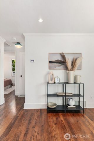 6736 10th Avenue NW, Seattle, WA 98117