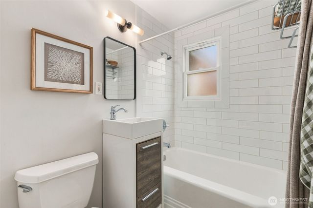 6736 10th Avenue NW, Seattle, WA 98117
