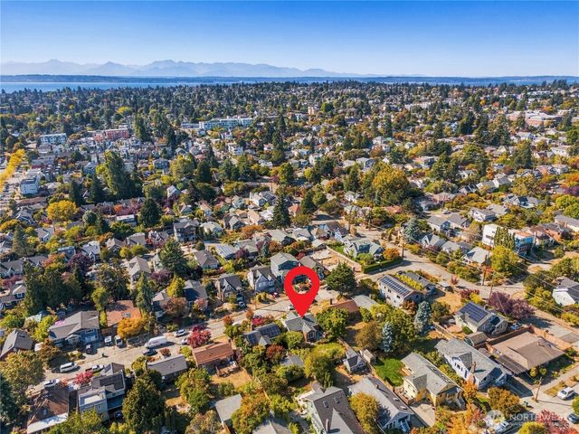 6736 10th Avenue NW, Seattle, WA 98117