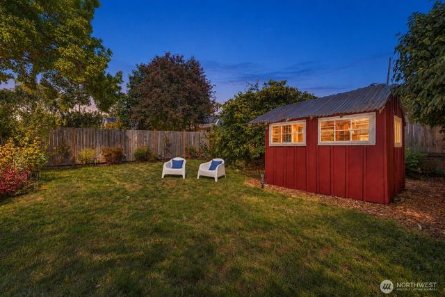 6736 10th Avenue NW, Seattle, WA 98117