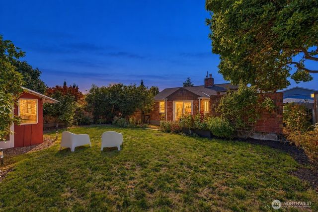 6736 10th Avenue NW, Seattle, WA 98117