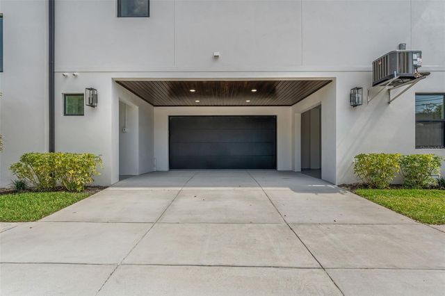 500 E DAVIS BOULEVARD, Tampa, FL 33606