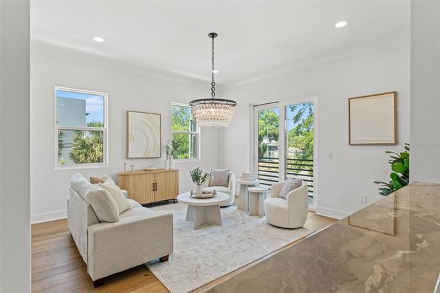 500 E DAVIS BOULEVARD, Tampa, FL 33606