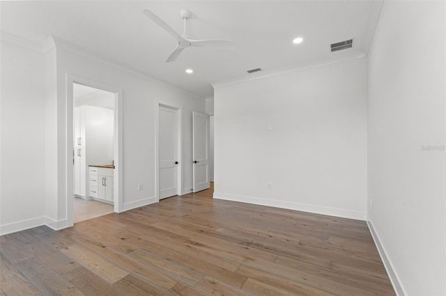 500 E DAVIS BOULEVARD, Tampa, FL 33606