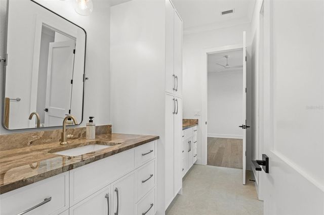 500 E DAVIS BOULEVARD, Tampa, FL 33606