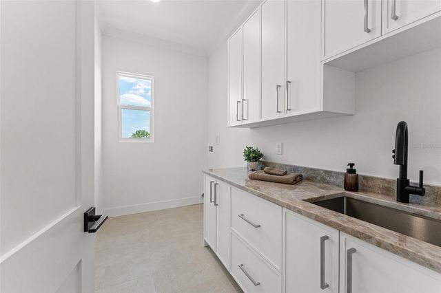 500 E DAVIS BOULEVARD, Tampa, FL 33606