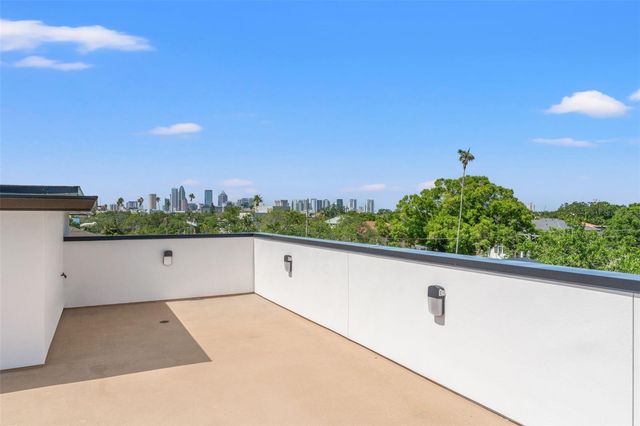 500 E DAVIS BOULEVARD, Tampa, FL 33606