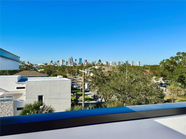 500 E DAVIS BOULEVARD, Tampa, FL 33606