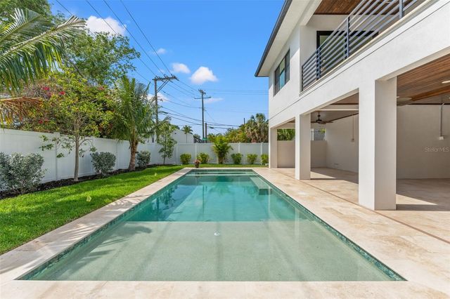 500 E DAVIS BOULEVARD, Tampa, FL 33606