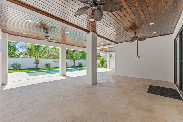 500 E DAVIS BOULEVARD, Tampa, FL 33606