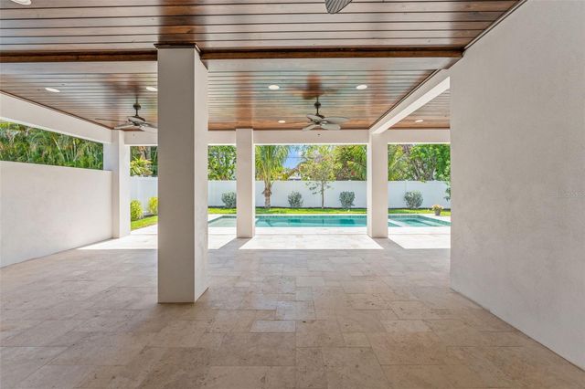 500 E DAVIS BOULEVARD, Tampa, FL 33606