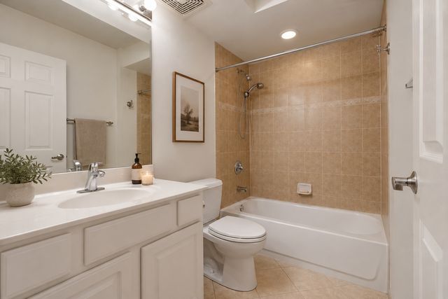 5155 MADISON Street 402, Skokie, IL 60077