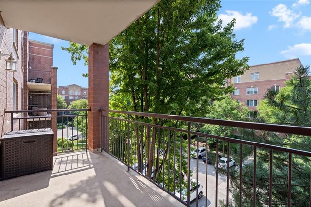 5155 MADISON Street 402, Skokie, IL 60077