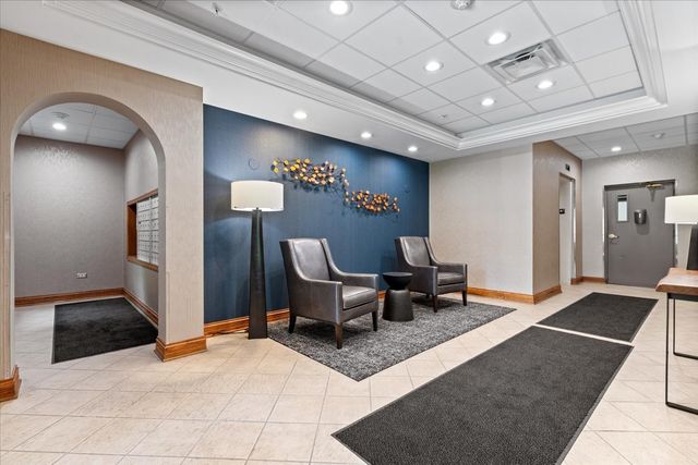 5155 MADISON Street 402, Skokie, IL 60077