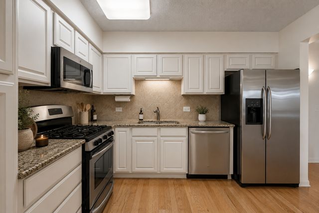 5155 MADISON Street 402, Skokie, IL 60077