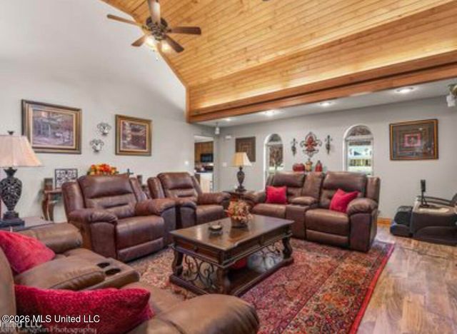 6760 Autumn Oaks Drive, Olive Branch, MS 38654