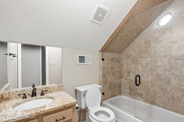 6760 Autumn Oaks Drive, Olive Branch, MS 38654