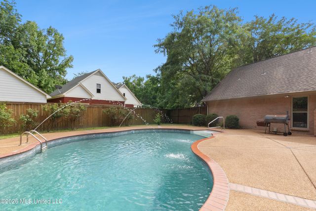 6760 Autumn Oaks Drive, Olive Branch, MS 38654