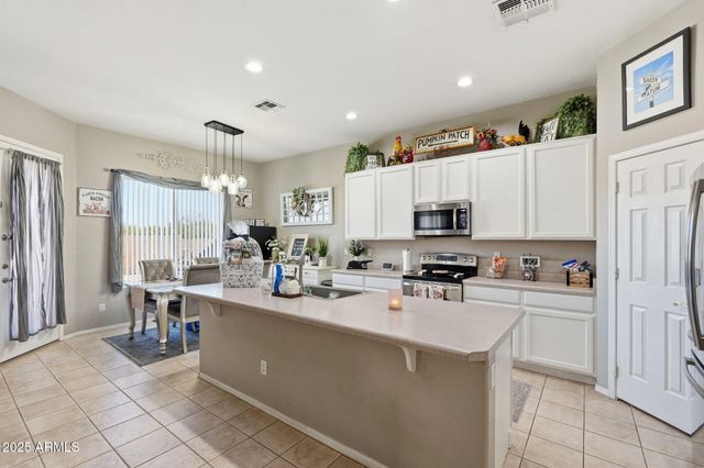 8177 S BULL DOG Court, Gold Canyon, AZ 85118