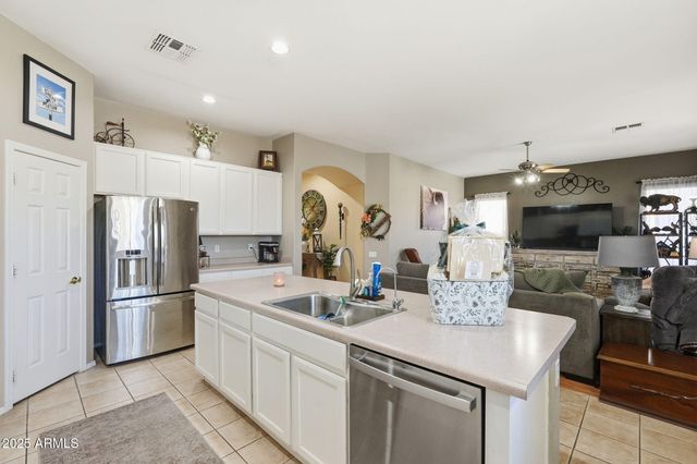 8177 S BULL DOG Court, Gold Canyon, AZ 85118