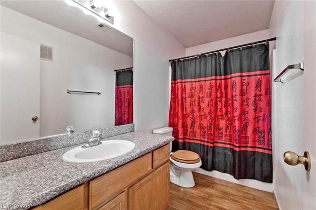 5012 Sublight Avenue, Las Vegas, NV 89108