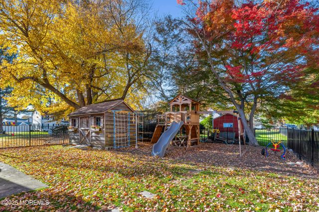 26 Prince Place, Little Silver, NJ 07739