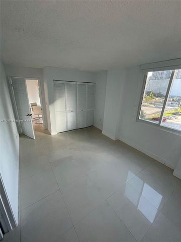 800 N Miami Ave E-504, Miami, FL 33136