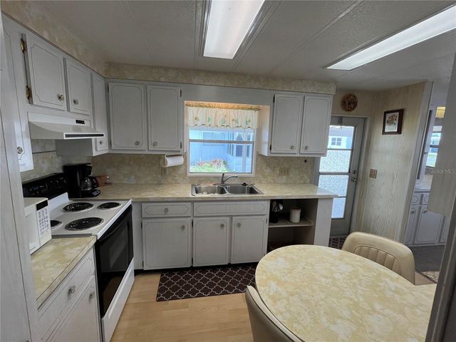 824 TRENTO, Venice, FL 34285