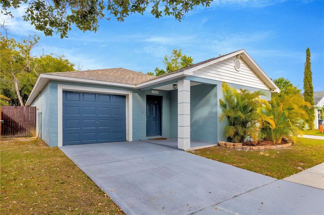 2408 CAMDEN OAKS PLACE, Valrico, FL 33594