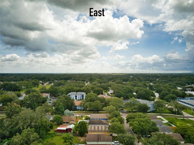 2408 CAMDEN OAKS PLACE, Valrico, FL 33594