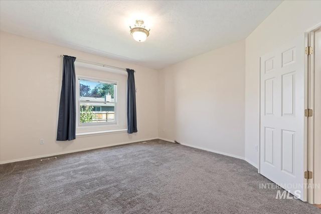 12150 W Hickory Dr, Boise, ID 83713