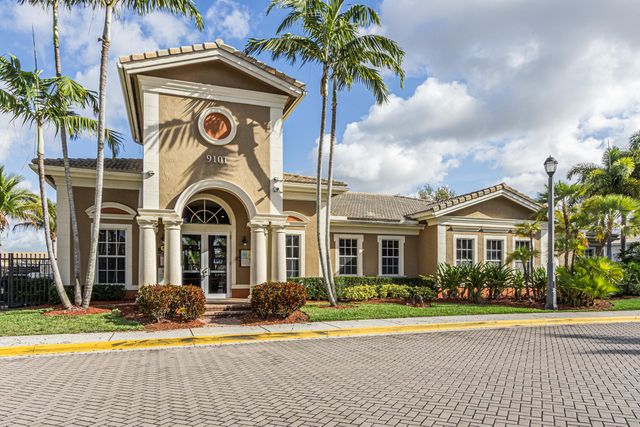 5869 Hampton Hills Boulevard, Tamarac, FL 33321