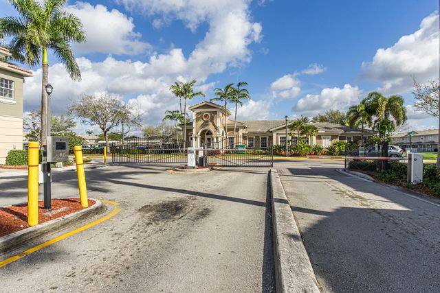 5869 Hampton Hills Boulevard, Tamarac, FL 33321