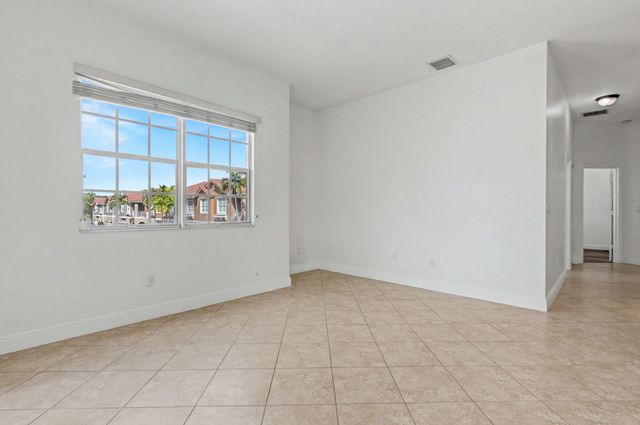 5869 Hampton Hills Boulevard, Tamarac, FL 33321