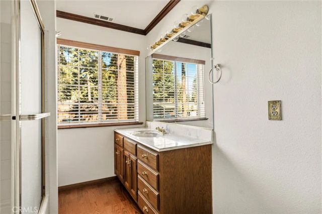 31713 Luring Pines, Running Springs, CA 92382