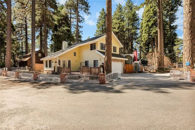 31713 Luring Pines, Running Springs, CA 92382