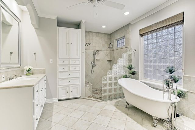 15807 Fleetwood Oaks Drive, Houston, TX 77079