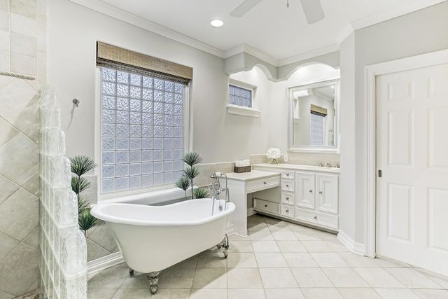 15807 Fleetwood Oaks Drive, Houston, TX 77079