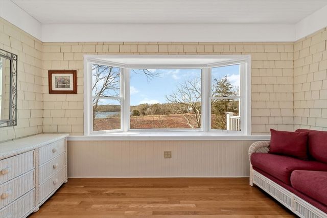 18 Gray Rocks West Rd, Falmouth, MA 02556