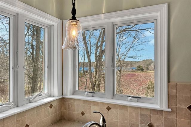 18 Gray Rocks West Rd, Falmouth, MA 02556