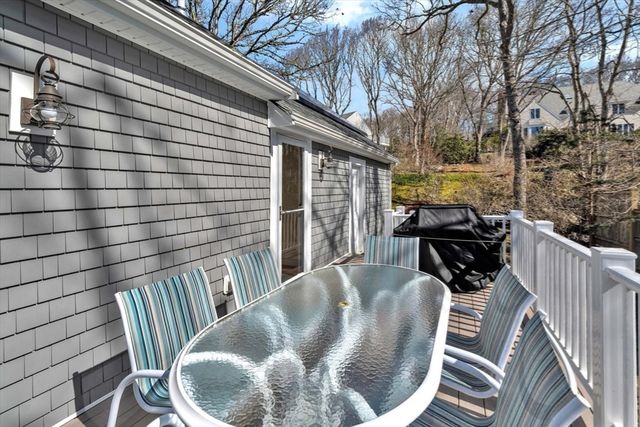 18 Gray Rocks West Rd, Falmouth, MA 02556