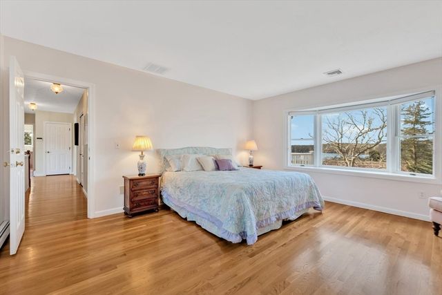 18 Gray Rocks West Rd, Falmouth, MA 02556