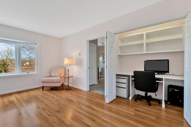 18 Gray Rocks West Rd, Falmouth, MA 02556