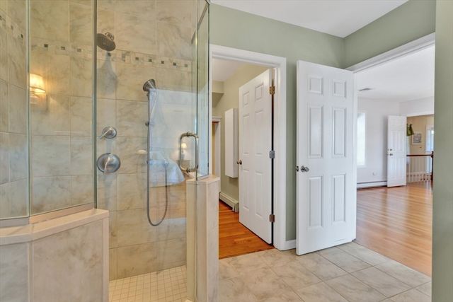 18 Gray Rocks West Rd, Falmouth, MA 02556