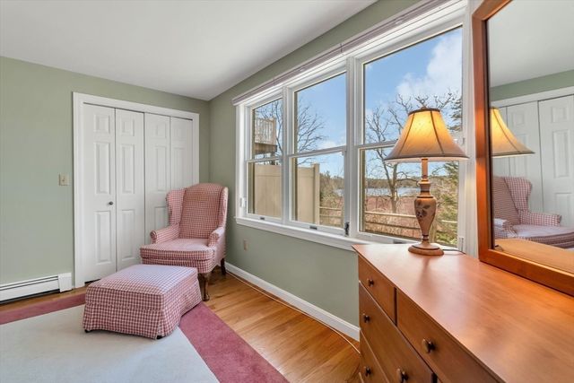 18 Gray Rocks West Rd, Falmouth, MA 02556